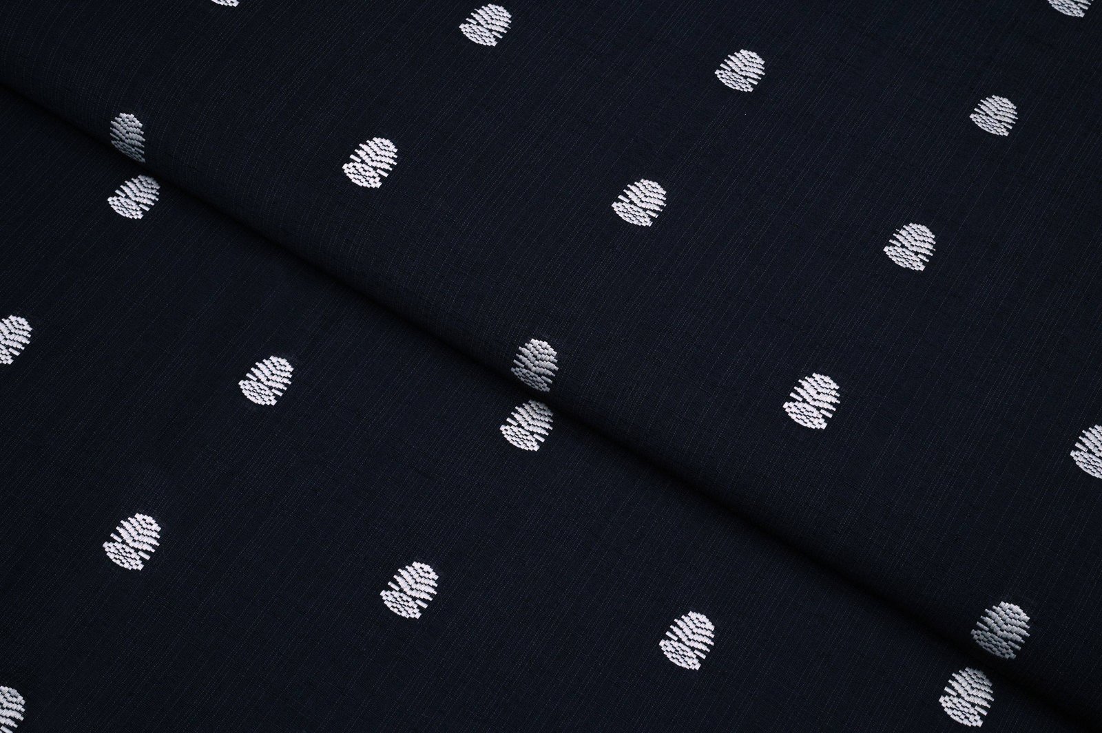 TUSSER BEIGE COLOR PINK WITH GREEN OUTING WEAVING MOTIVE PATTERN HANDLOOM SILK BROCADE FABRIC 11691