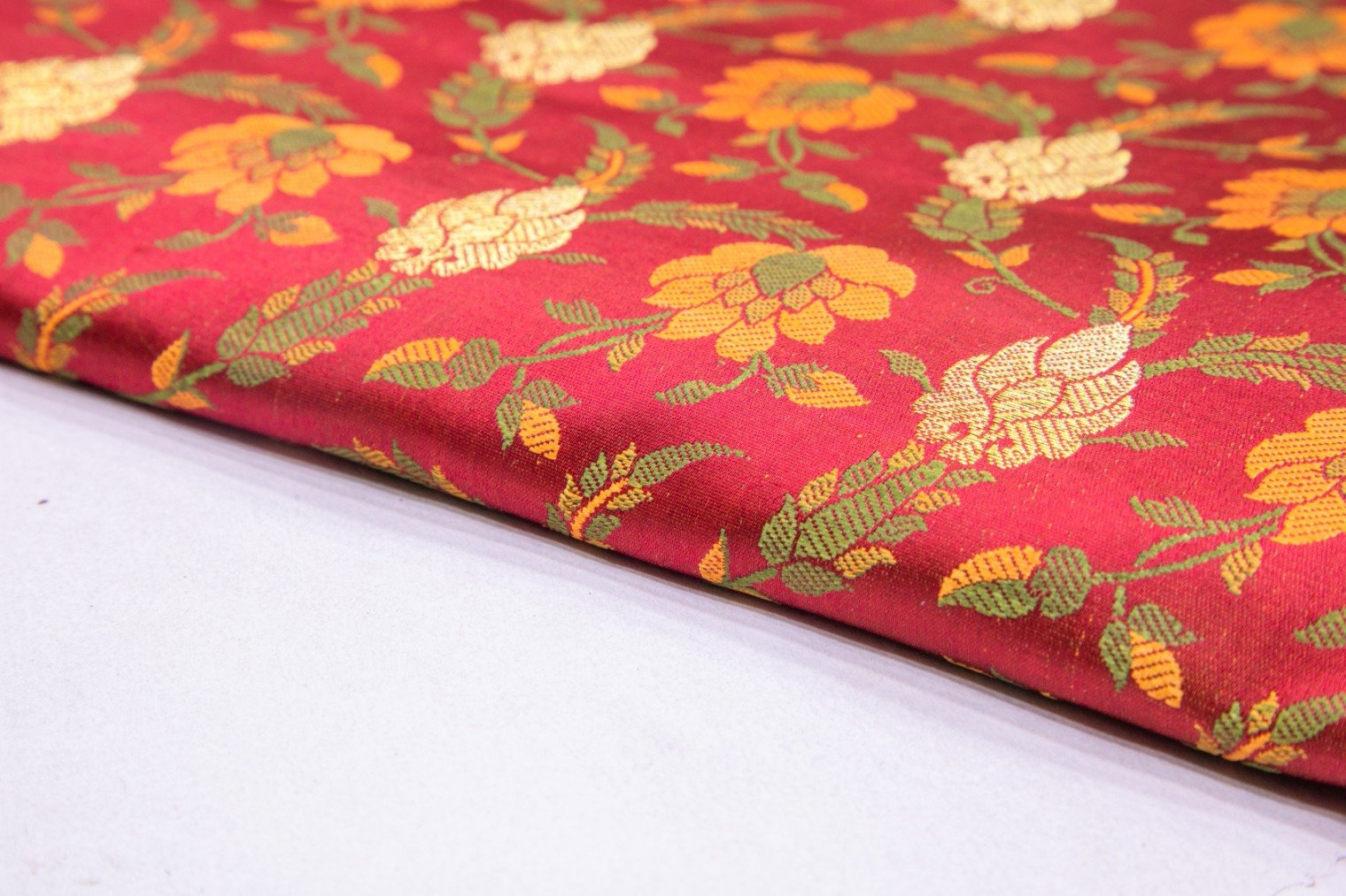 MAROON COLOR GOLD MOTIF ALLOVER FLORAL ZAAL PATTERN SILK BROCADE FABRIC 3343