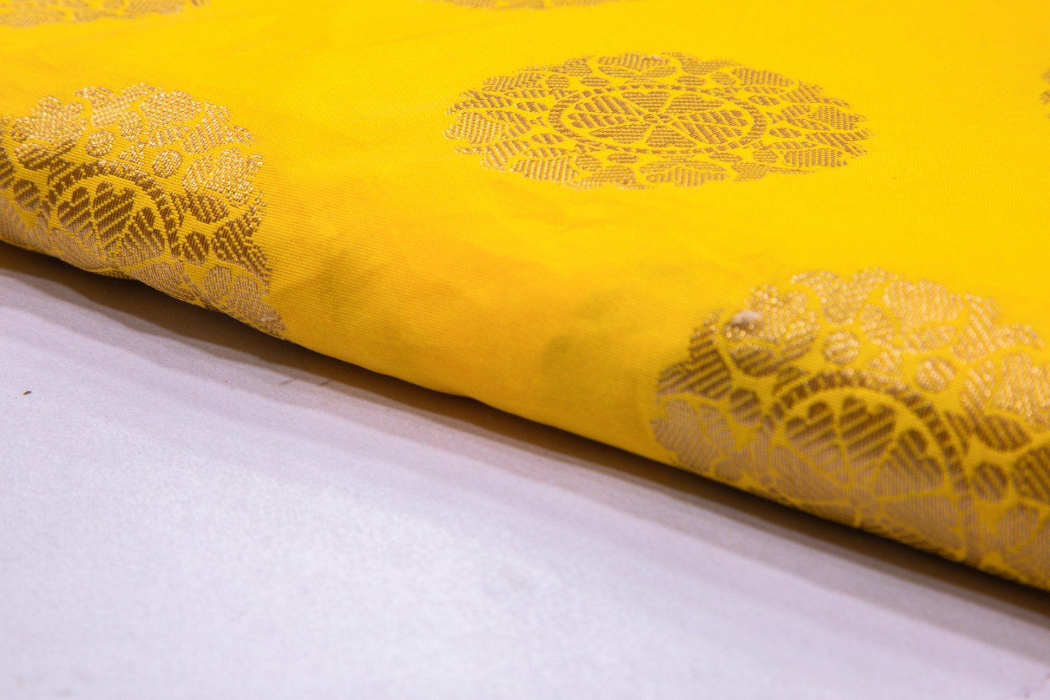 CHROME YELLOW COLOR COPPER ZARI ROUND MOTIF PATTERN SILK BROCADE 3421