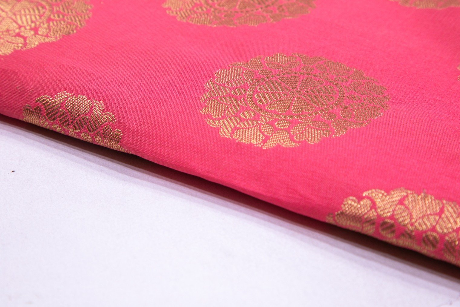 TAFFY PINK COLOR COPPER ZARI ROUND MOTIF PATTERN SILK BROCADE 3428