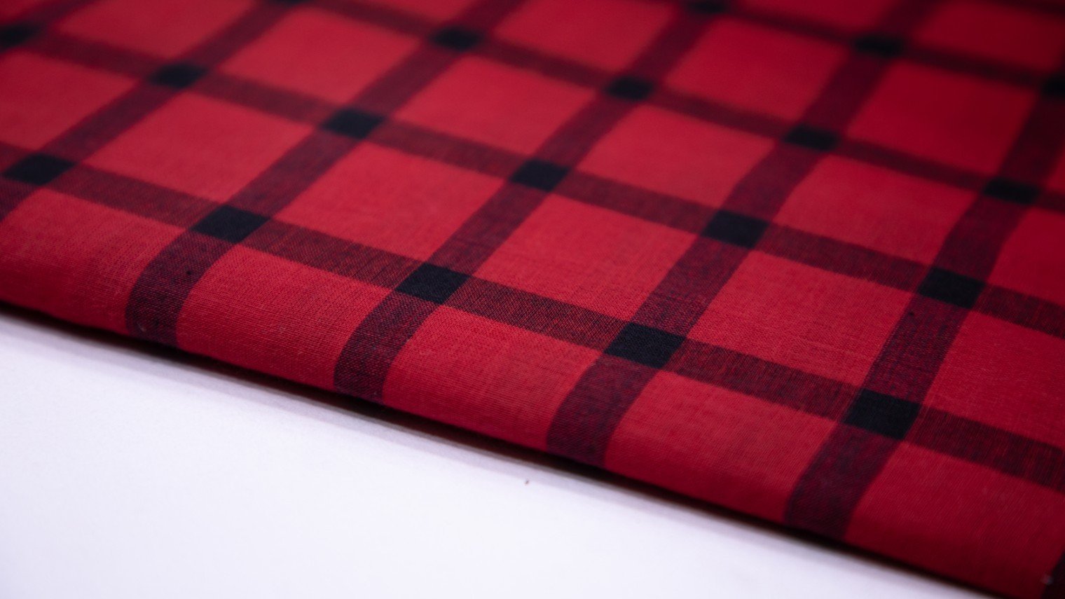 Bright Red Color South Cotton Handloom Black Chex Weave Pattern Fabric - 4261