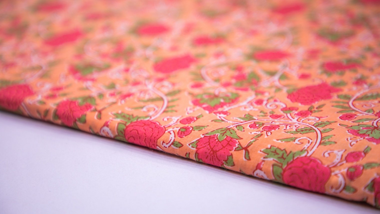 SALMON PEACH COLOR COTTON SCREEN PRINT JAIPURI FLORAL ALLOVER FABRIC - 5673