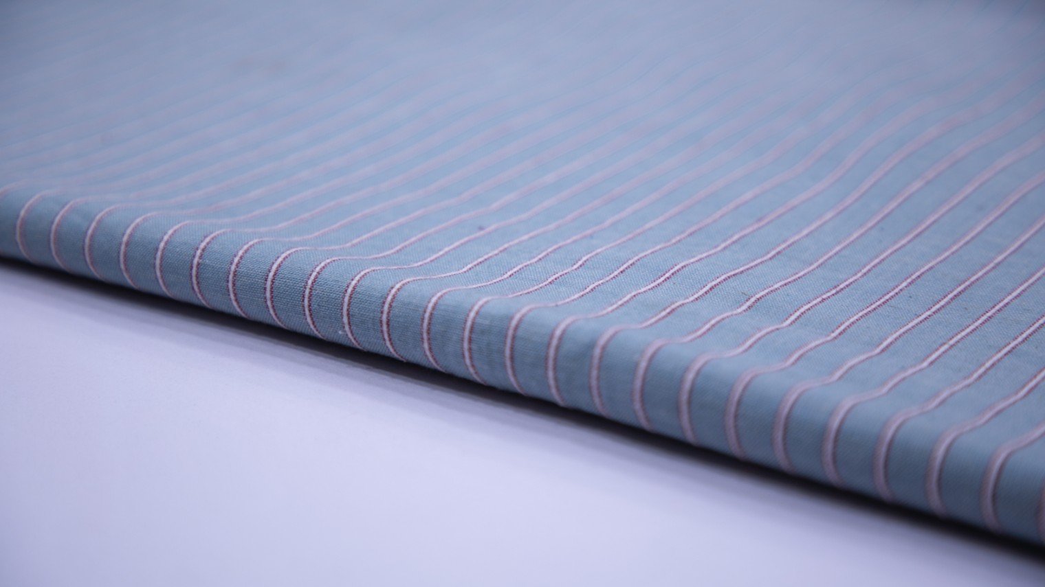 DENIM BLUE COLOR COTTON HANDLOOM JAIPURI RED THIN LINE WEAVE FABRIC - 5900