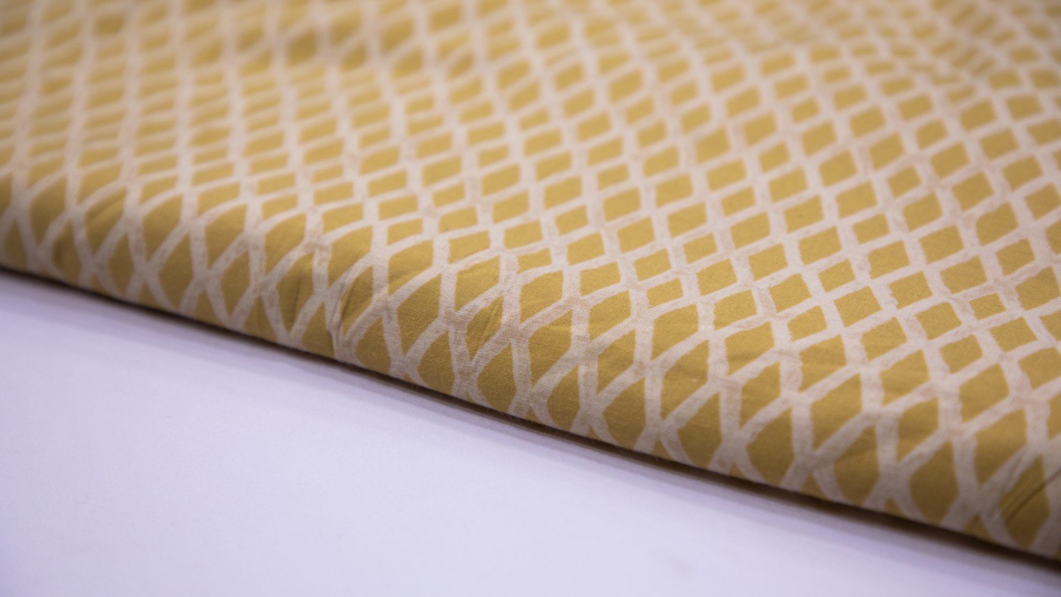 MACARRON YELLOW COLOR RAYON DIAMOND MOTIF SCREEN PRINT FABRIC - 5904