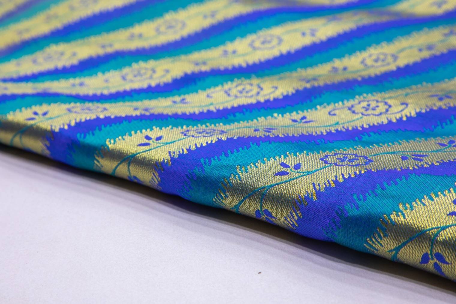 AZURE BLUE COLOR GOLD FLORAL LEHERIYA PATTERN SILK BROCADE 3481