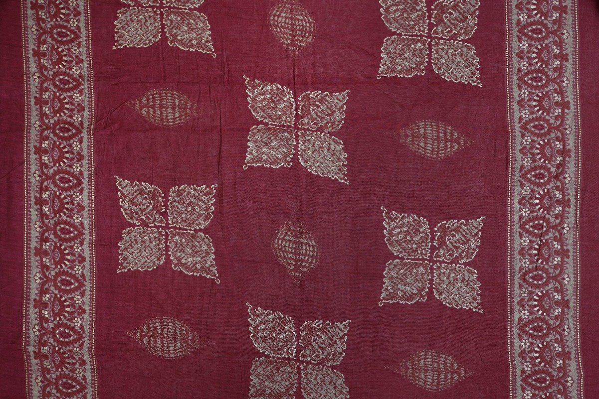 FAIRYTALE GREY COLOR MUSLIN SILK FLORAL & ABSTRACT BOX WITH GOLD METALIC FOIL LAYER CHAIN PATTERN PRINTED FABRIC  11602