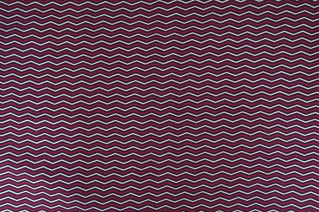 FAIRYTALE GREY COLOR MUSLIN SILK FLORAL & ABSTRACT BOX WITH GOLD METALIC FOIL LAYER CHAIN PATTERN PRINTED FABRIC  11602