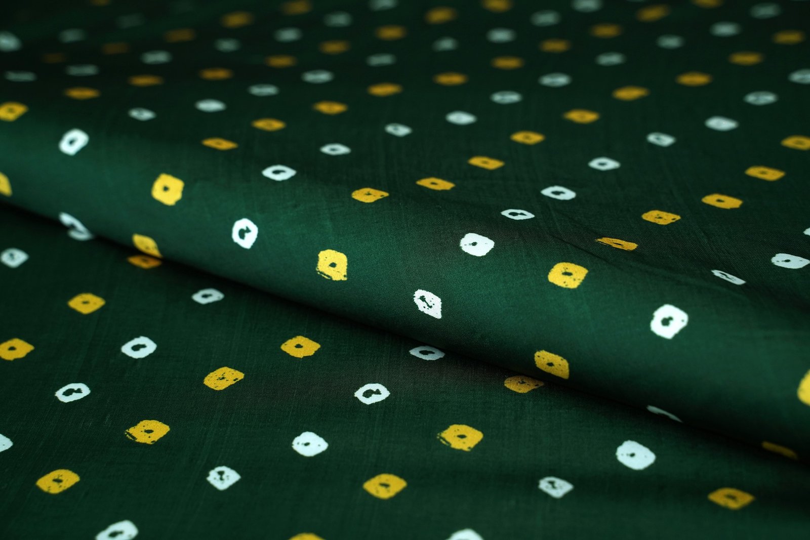 BRICK RUST BROWN COLOR POLY MODAL SILK CREAM BANDHNI CHAIN PATTERN PRINTED FABRIC 10288