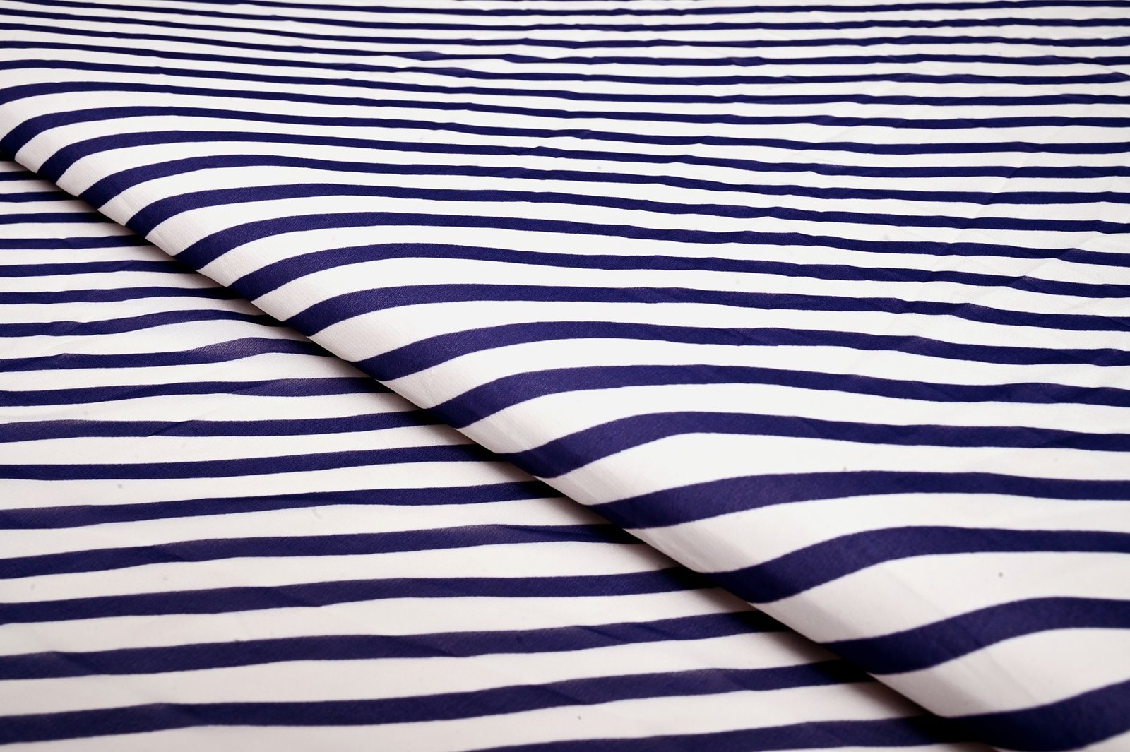 LIME GREEN & OFFWHITE COLOR WISCOSS GEORGET DIGITAL LEHRIYA PATTERN PRINTED FABRIC 10436