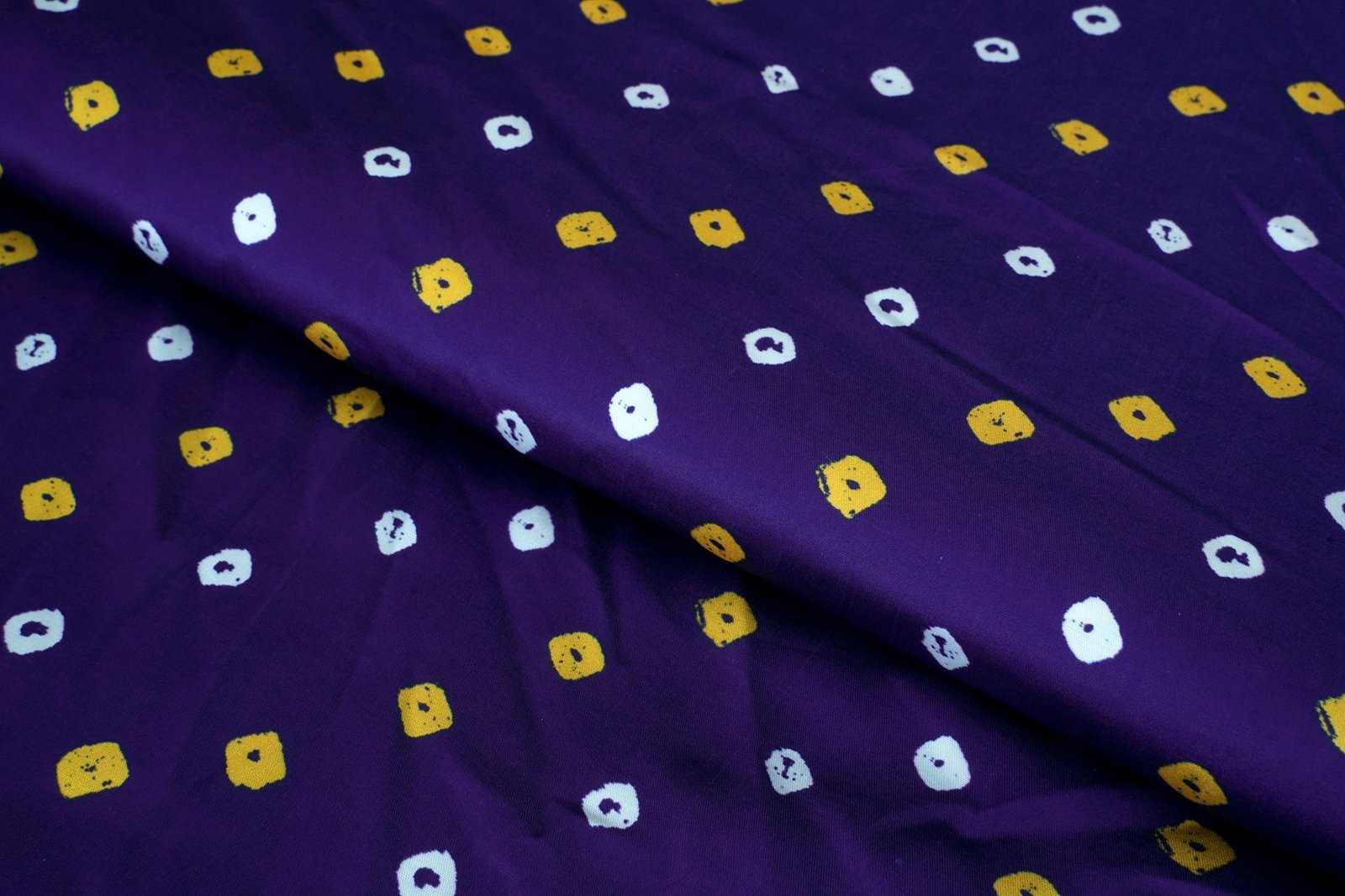 BRICK RUST BROWN COLOR POLY MODAL SILK CREAM BANDHNI CHAIN PATTERN PRINTED FABRIC 10288