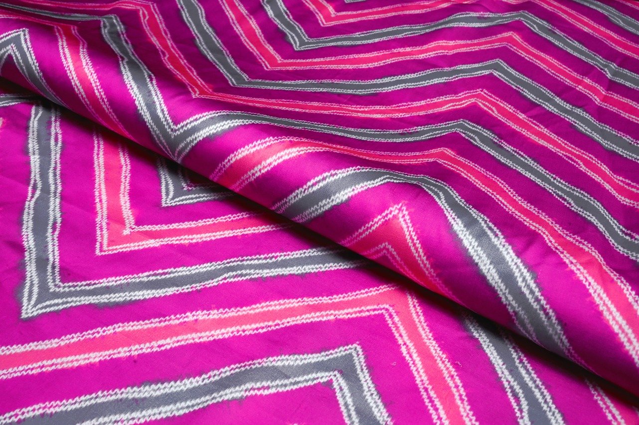 BRICK RUST BROWN COLOR POLY MODAL SILK CREAM BANDHNI CHAIN PATTERN PRINTED FABRIC 10288