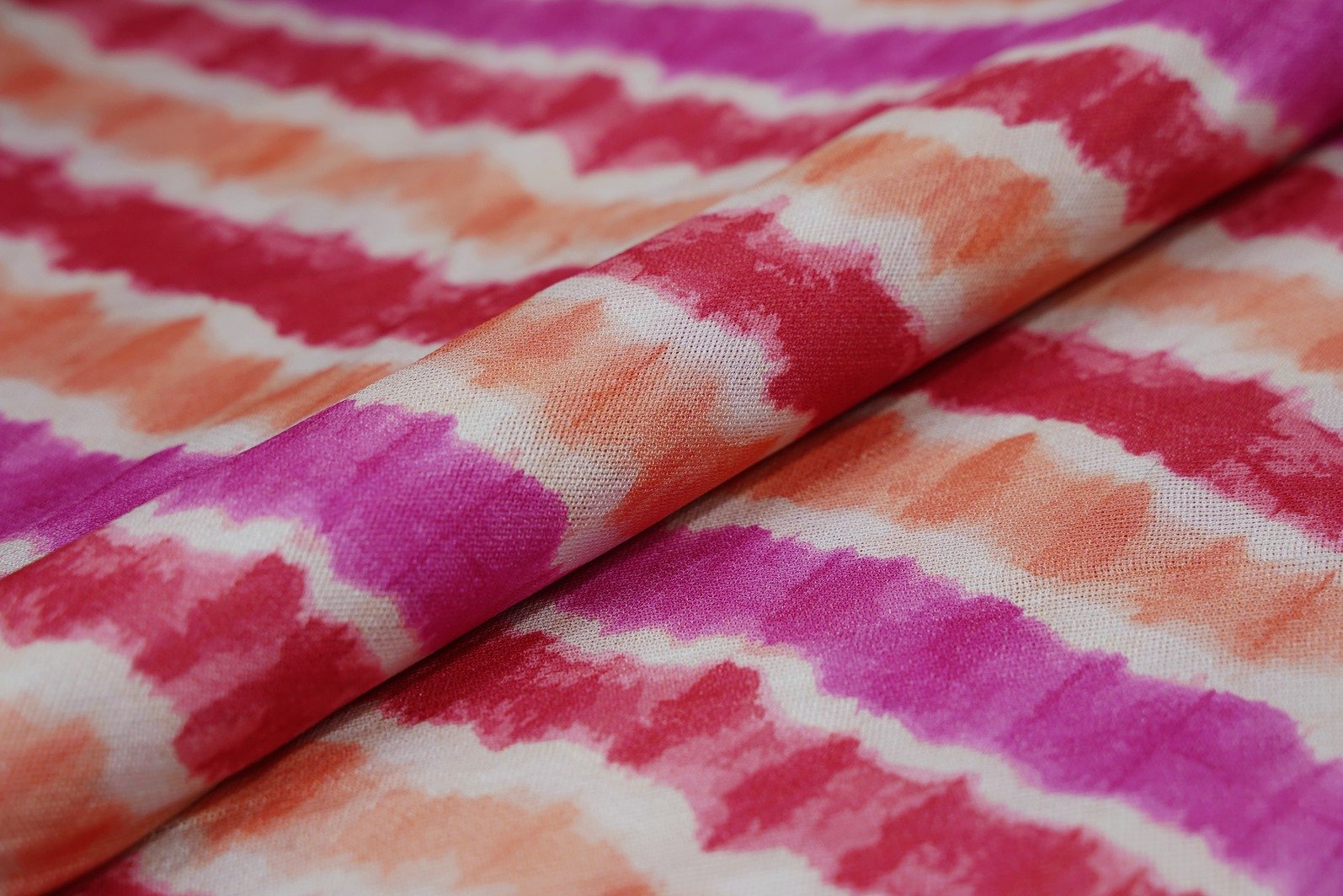 BLUSH PINK & PASTEL ORANGE ABSTRACT LEHERIYA PRINT WITH GOLD ZARI WEAVE BANARASI PANEL PATTERN ZOOT UPPADA SILK FABRIC 9919