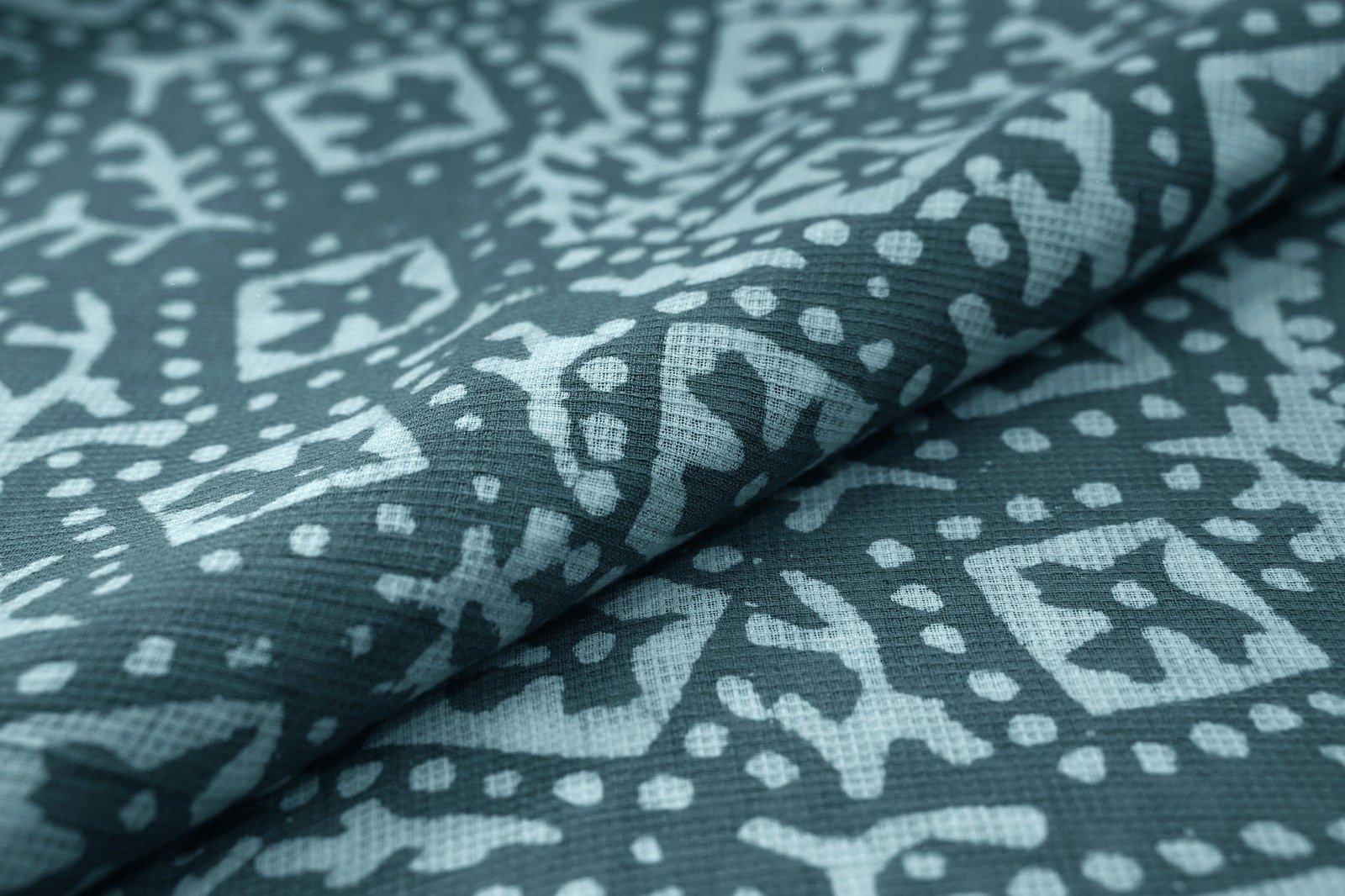 VITALITY GREEN COLOR WHITE ABSTRACT HAND BLOCK BATIK ALLOVER COTTON MATTY FABRIC 9944