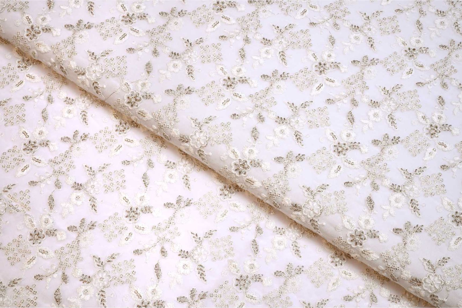 DIABLE  OFF WHITE COLOR WISCOSS GEORGET GOLD EMBOSS CRUSH WEAVE LEAF  MOTIVE PATTERN JAQARD FABRIC 10788